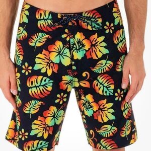 NWT Hurley Board Shorts Swim Phantom Quick Dry 4 Way Stretch Tropical Black 32